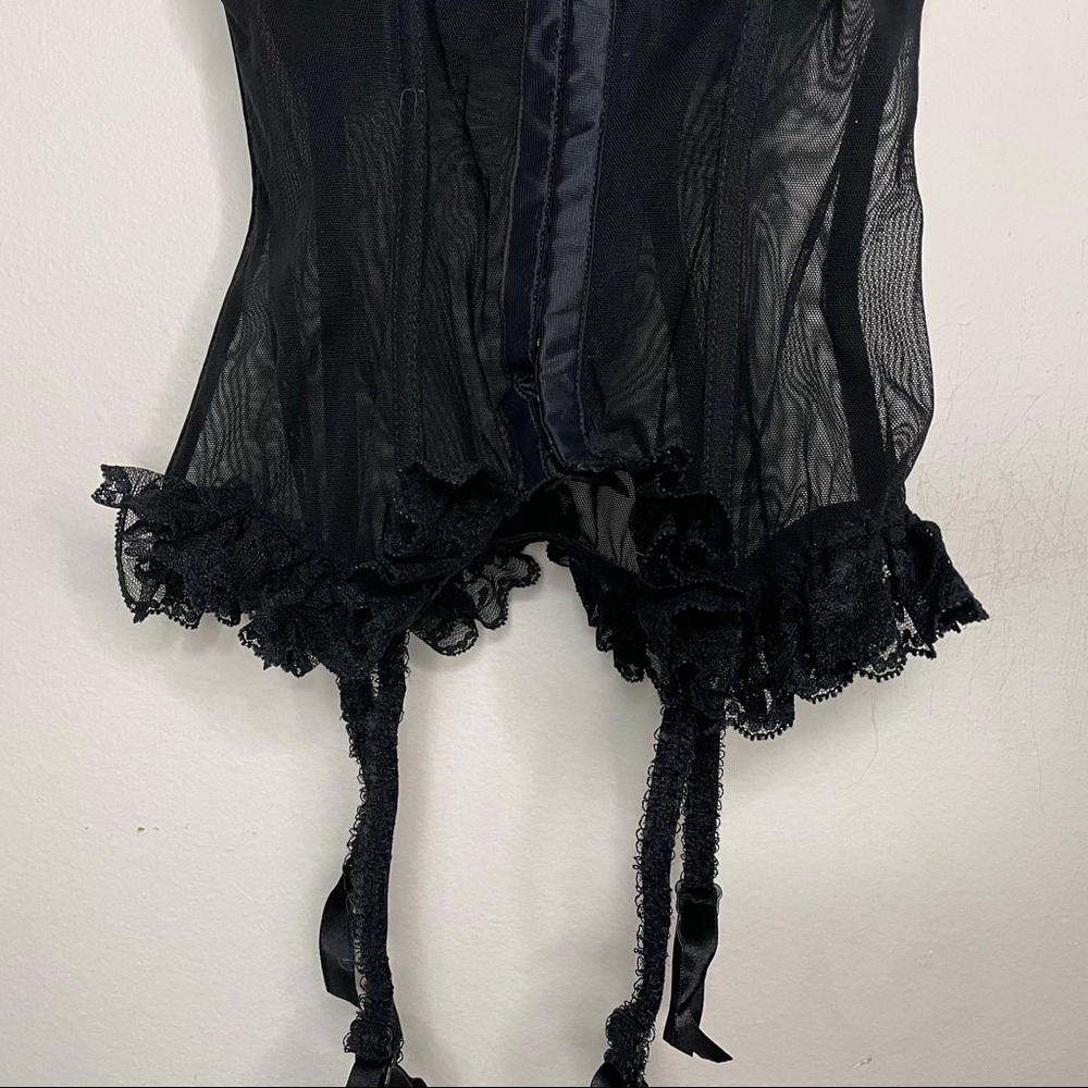 Victoria’s Secret lace trim Bustier & garder strap - Picture 3 of 7